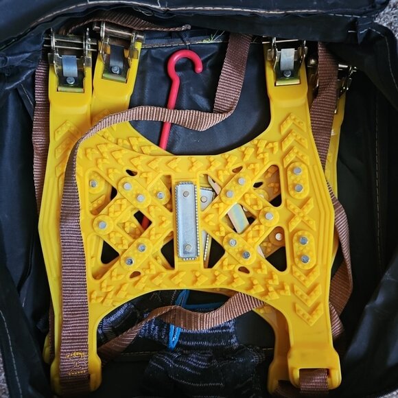 NEW Good Road Plastic 2 Piece Tire Snow Chain Kit With Stow Away Bag - Picture 2 of 5